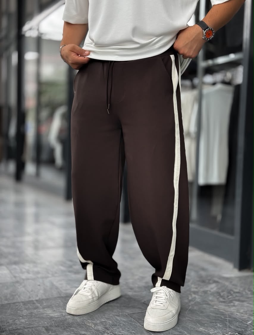 Pantalon Baggy – Marron à Bandes Blanches