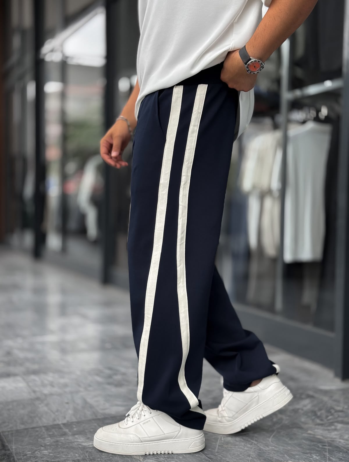 Pantalon Baggy – Marron à Bandes Blanches