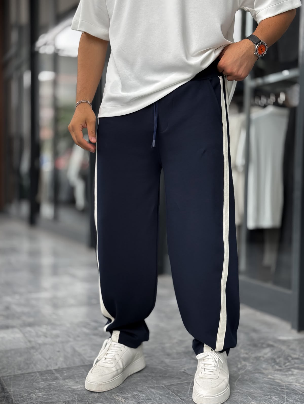 Pantalon Baggy – Marron à Bandes Blanches