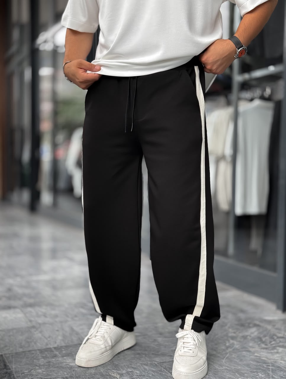 Pantalon Baggy – Marron à Bandes Blanches